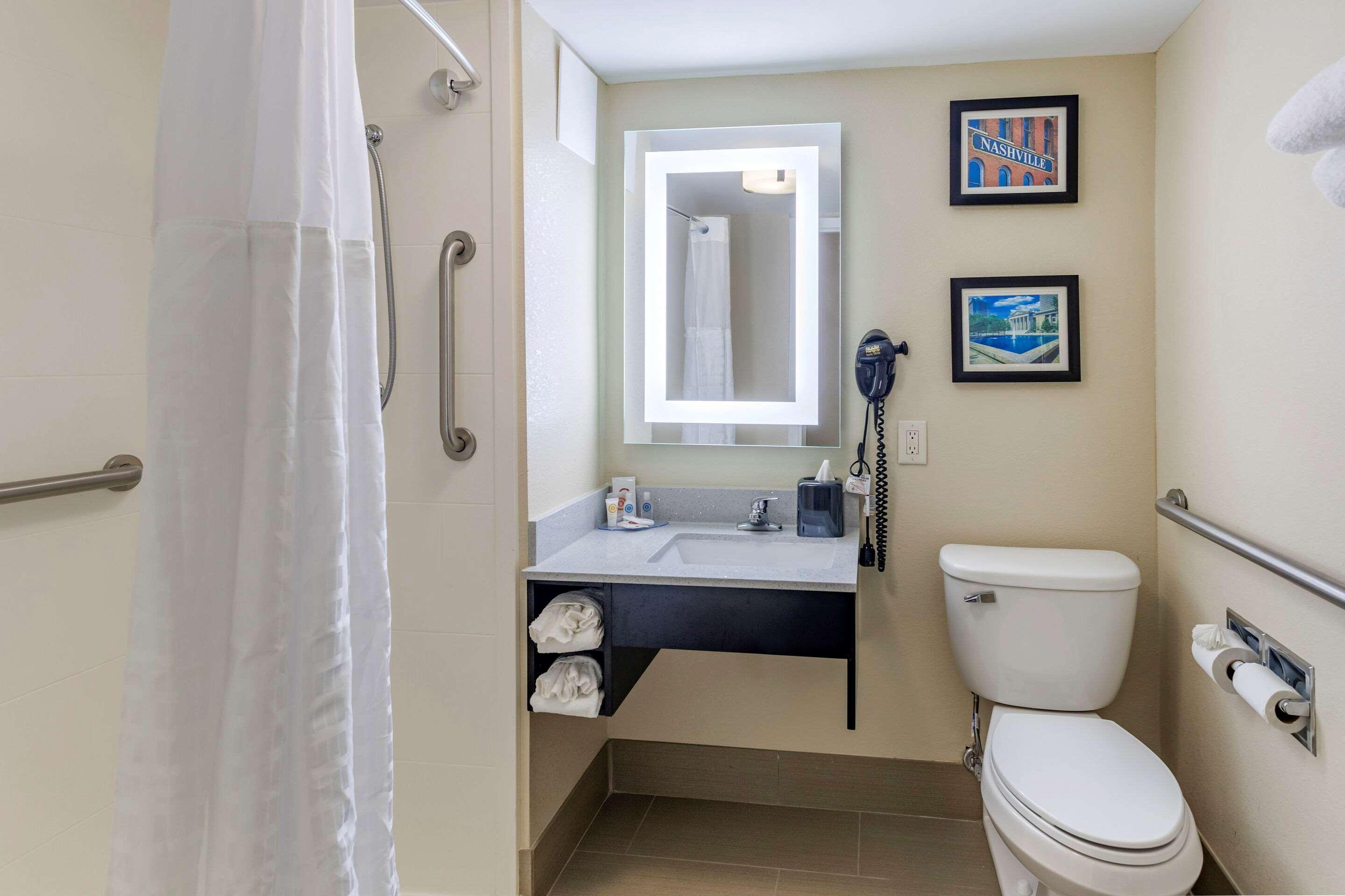 Comfort Inn Nashville - Opryland Area Buitenkant foto